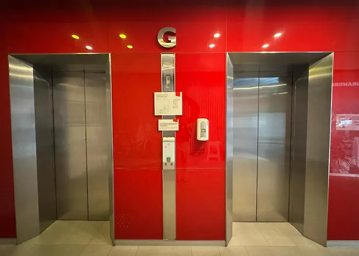 Easy Planet Surawong Hotel 3*