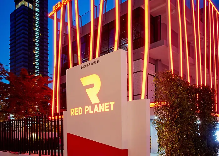 Easy Planet Surawong Hotel 3*