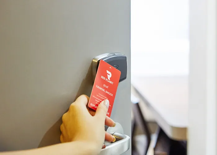Easy Planet Surawong Hotel 3*