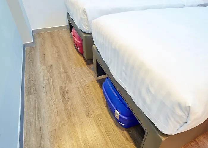 Easy Planet Surawong Hotel