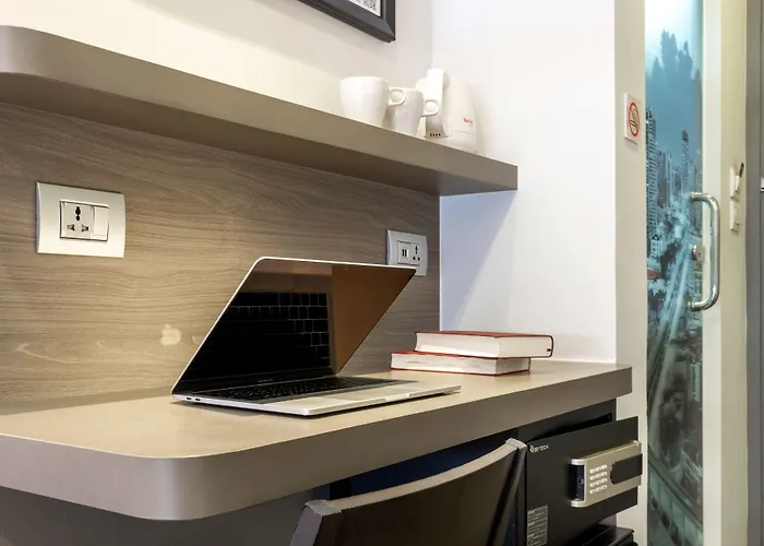 Easy Planet Surawong Hotel