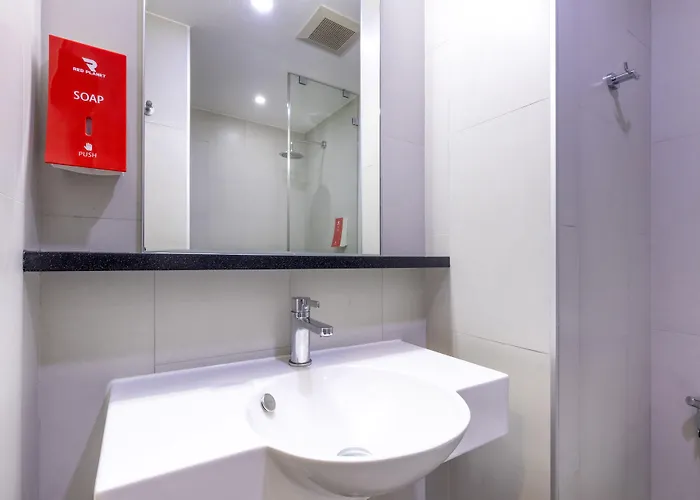 Easy Planet Surawong Hotel 3*