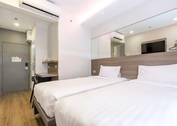Easy Planet Surawong 3*