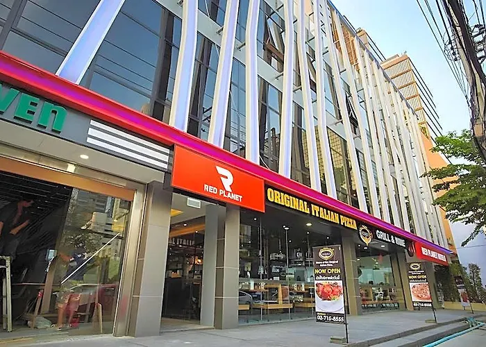 Easy Planet Surawong מלון